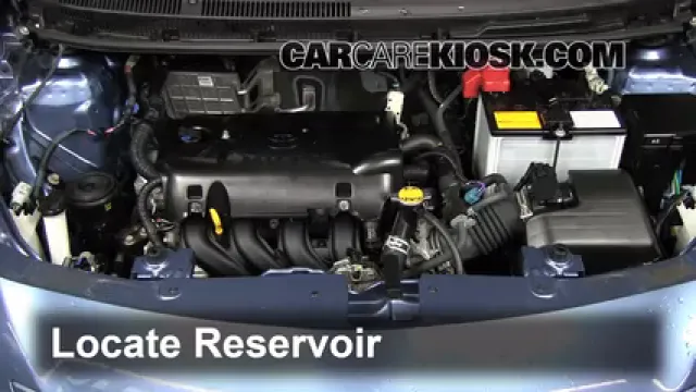 2011 Toyota Yaris 1.5L 4 Cyl. Sedan Líquido limpiaparabrisas Agregar líquido